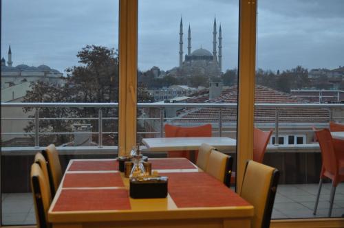 Saray Hotel - image 5
