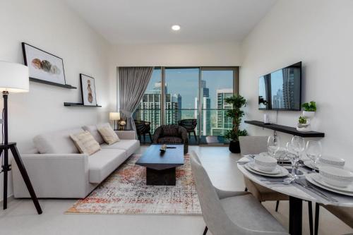 Allsopp & Allsopp - Near Burj Khalifa 1-Bedroom Apartment in Grande Residence, Downtown, Dubai