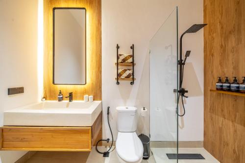 Julia - Luxurious Brand-New Villa with Panoramic Jungle Views and Expansive Pool