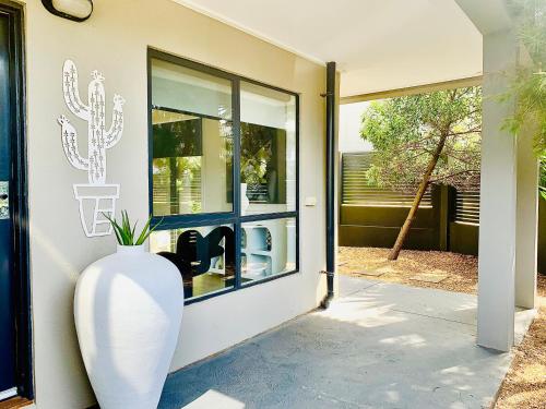 Position Perfection- Mornington in Mornington
