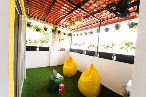 Instalaciones, Vib O Stay in Pune