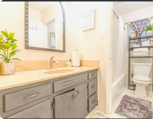 Spacious home close to everything in Memphis, Memphis