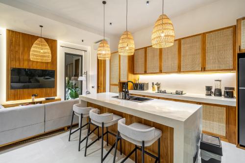 Brand-New Villa with Gorgeous Jungle Views and an Expansive Pool