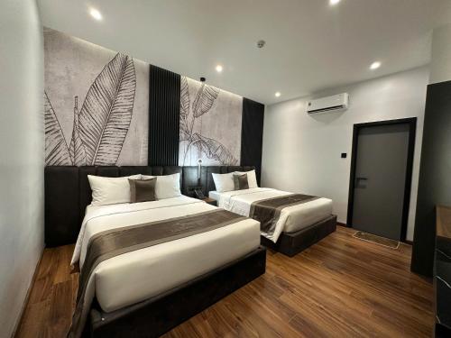 Standard Quadruple Room image 2
