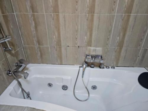 Baño, Chisa Cha Nkhwazi in Blantyre