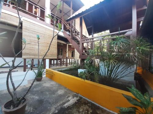 Sabai ça Baille Guesthouse (Sabai ca Baille Guesthouse) in Paksé
