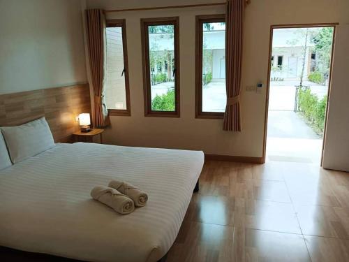 Three Bays Resort thumbnail 5