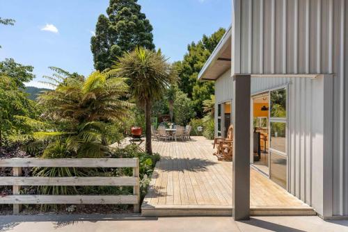 The Grass is Greener Getaway - Private Hot Tub