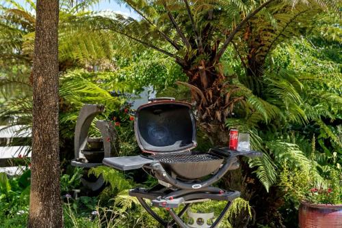 The Grass is Greener Getaway - Private Hot Tub