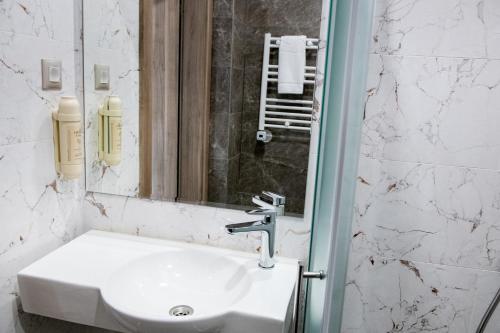BG Hotel – Sofia, NY