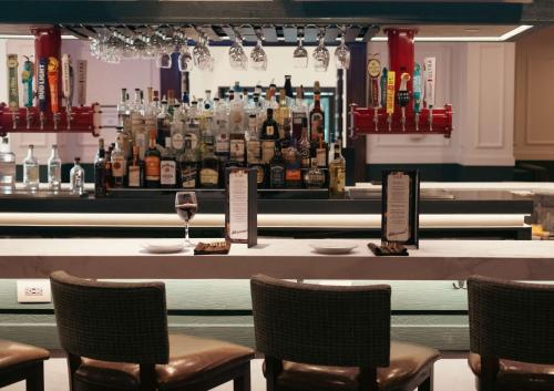 Hilton Palm Beach Airport - image 12