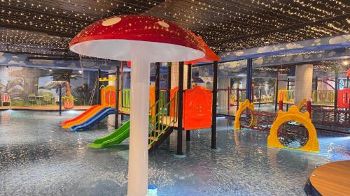 Water park, Yellow Bee Resort Cililitan in Pasar Minggu