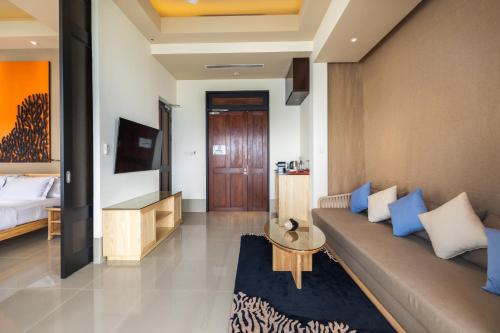 Deluxe InOcean Infinity Pool Villa - Enjoy 50% seaplane discount for 2 pax (Book Stay period: 10 July - 30 Sep 2025) image 3