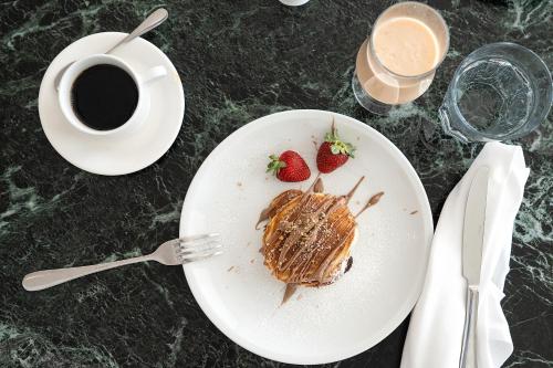 Maritimo Beach Hotel - image 7