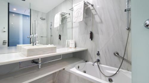 Sea You Hotel Port Valencia - image 13