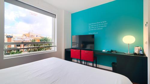 Sea You Hotel Port Valencia - image 9