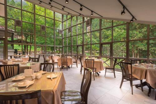 Restaurant, Ming Chi Shan Zhuang near Mingchih Forest Recreation Area