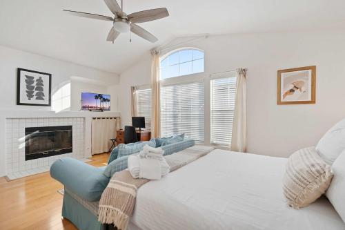 Del Mar Deluxe Palace