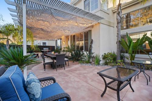 Del Mar Deluxe Palace