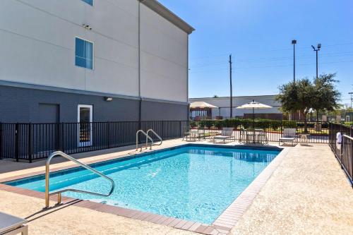 Spark by Hilton Pearland