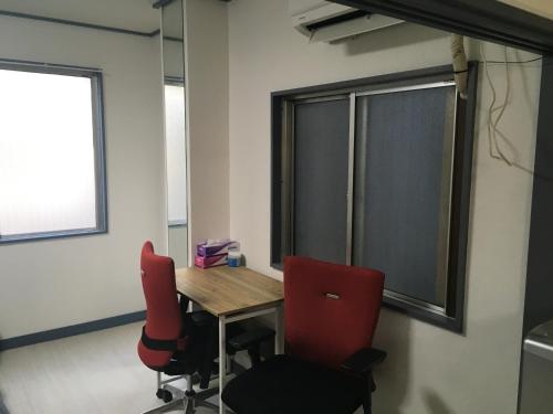 2F female and lover of man and woman only room in Ueno