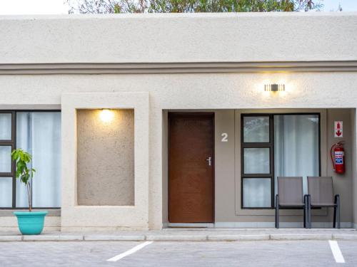 Entrance, Mango Self-catering Apartments in Ghanzi