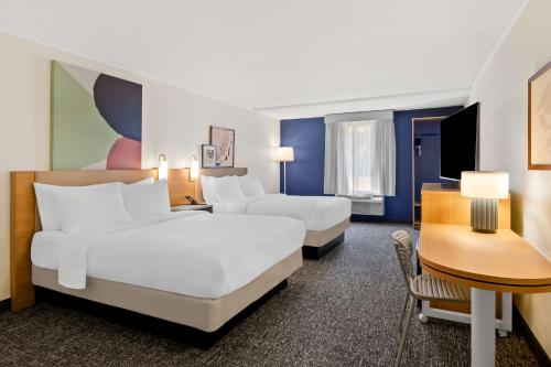 Spark by Hilton Daleville Roanoke North