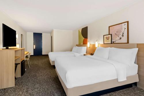Super 8 by Wyndham Daleville/Roanoke - image 11