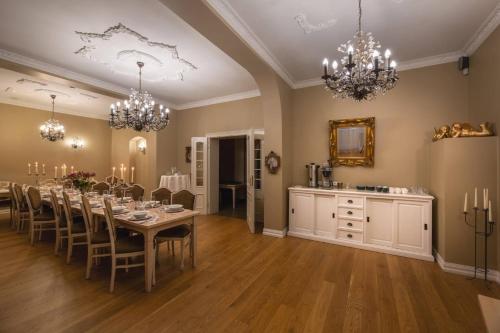 Amalia - noclegi i restauracja – Kudowa-Zdrój, AL