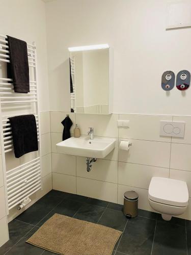 Fürdőszoba, Ferienwohnung Noah mit Tiefgaragenstellplatz in Niestetal