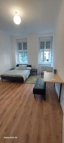 Quiet room with private bathroom in a local home, Berlín (fotografie 8)