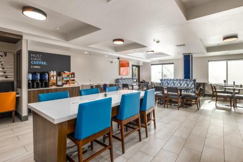 Holiday Inn Express Hotel & Suites Vancouver Mall-Portland Area by IHG