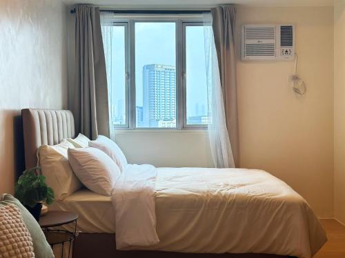 Studio Unit at Mplace, Manila (photo 6)