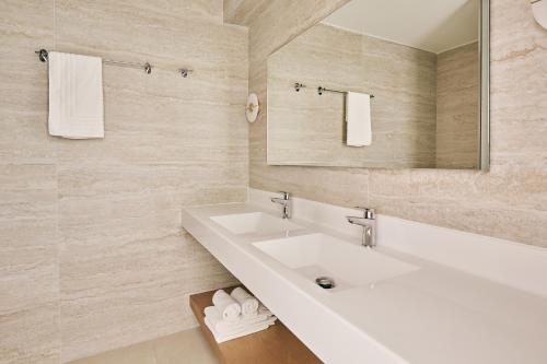 Oceanis Beach & Spa Resort - image 5