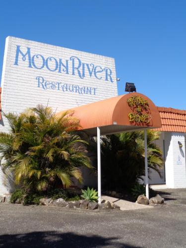 Moon River Motor Inn