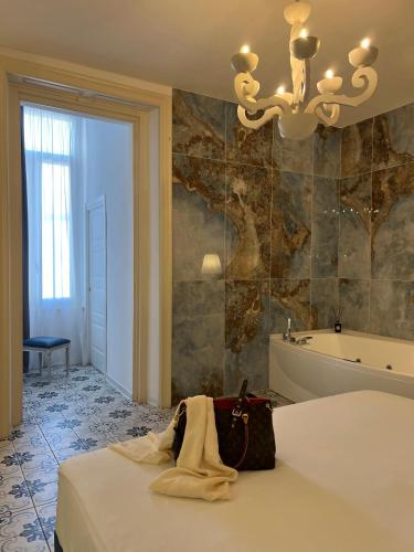 Deluxe Suite with Spa Bath room in PLAZA Boutique Hotel - Tropea