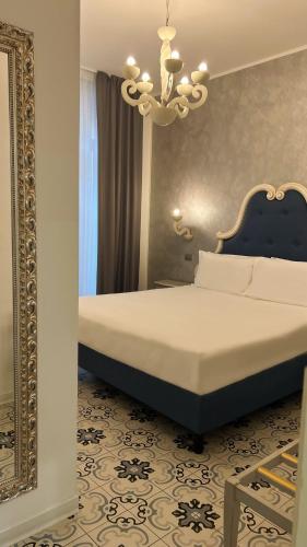 Standard Double Room image 2
