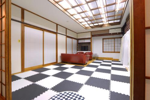 room detail thumbnail 2