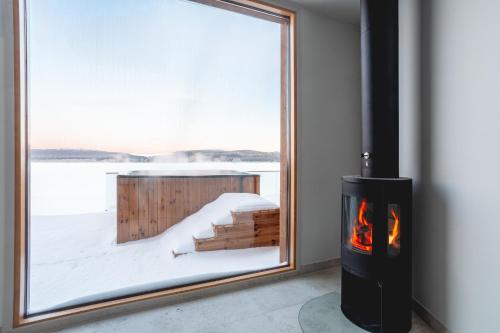 Stay North - Joiku - Winter Pines in Akaslompolo