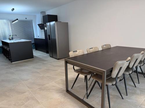keuken, Moderne woning Drachten 3 slaapkamers dichtbij centrum parking voor de deur in Drachten