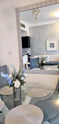 Superb 1 BR apt next to Burj Khalifa and Dubai mall, Dubai (photo 8)