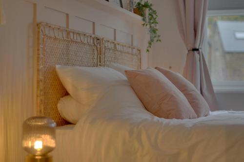 Dreamy 2 bed apartment, sleeps 4, with parking