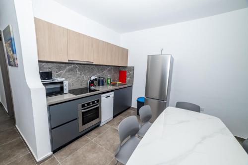 Charming Apartment with Country view 2BR - by HostMT 2