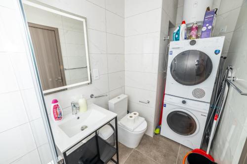 Charming Apartment with Country view 2BR - by HostMT 3