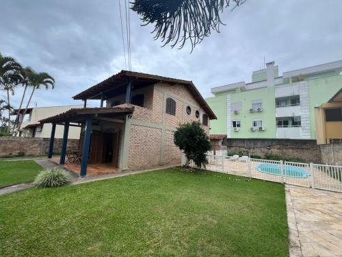 Casa Borboleta Floripa – khách sạn tại Canasvieiras