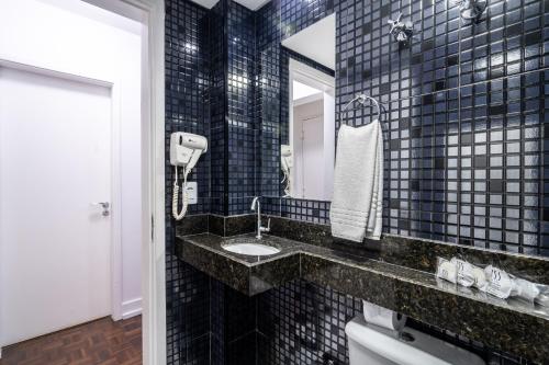 Double or Twin Room image 10