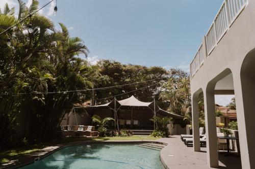Caza Beach Guesthouse - image 3