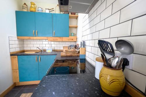 Rhyd Y Geifr, Cosy Barn Conversion in Maerdy in Llangwm (Conwy)