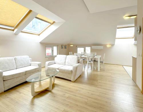 Old City Views - Luxury 2BDR Apt & Free Parking, Sofia (Foto 10)