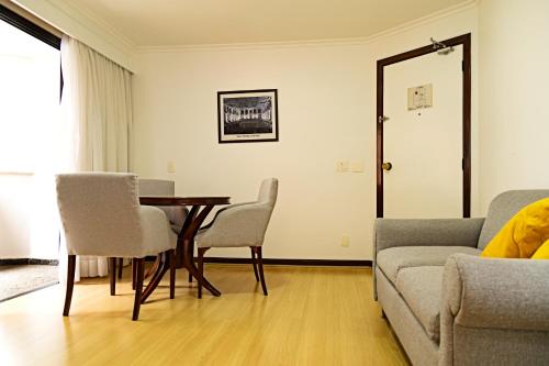 Standard Twin Room image 7